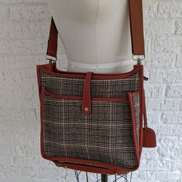 COLLEGIATE STYLE CROSSBODY BAG L'ARTISTE BRAND - Picture 1 of 13